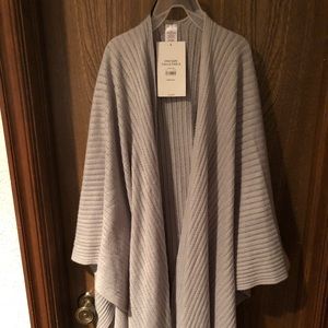 Grey wrap/pancho